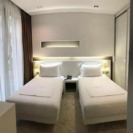 Prestige Hotell 4*