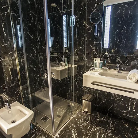 Prestige Hotell 4*