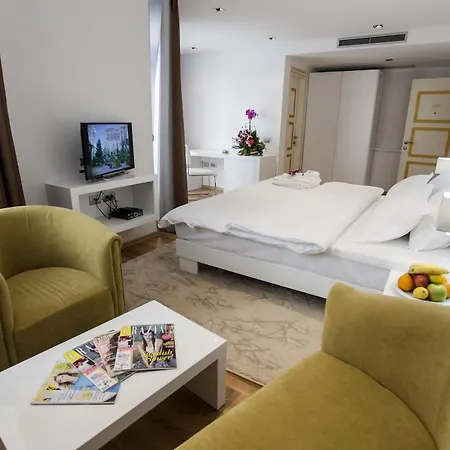 Prestige 4* Tirana