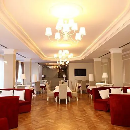 Prestige Hotell 4*