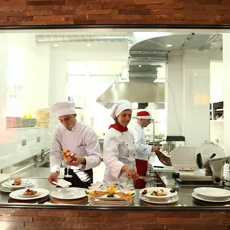Prestige Hotell 4*
