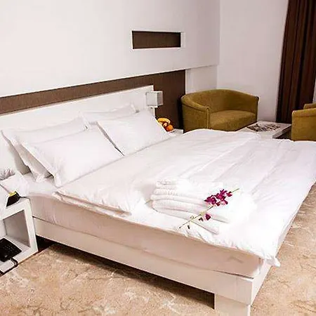 Prestige Hotell 4*