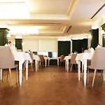 Prestige 4* Tirana